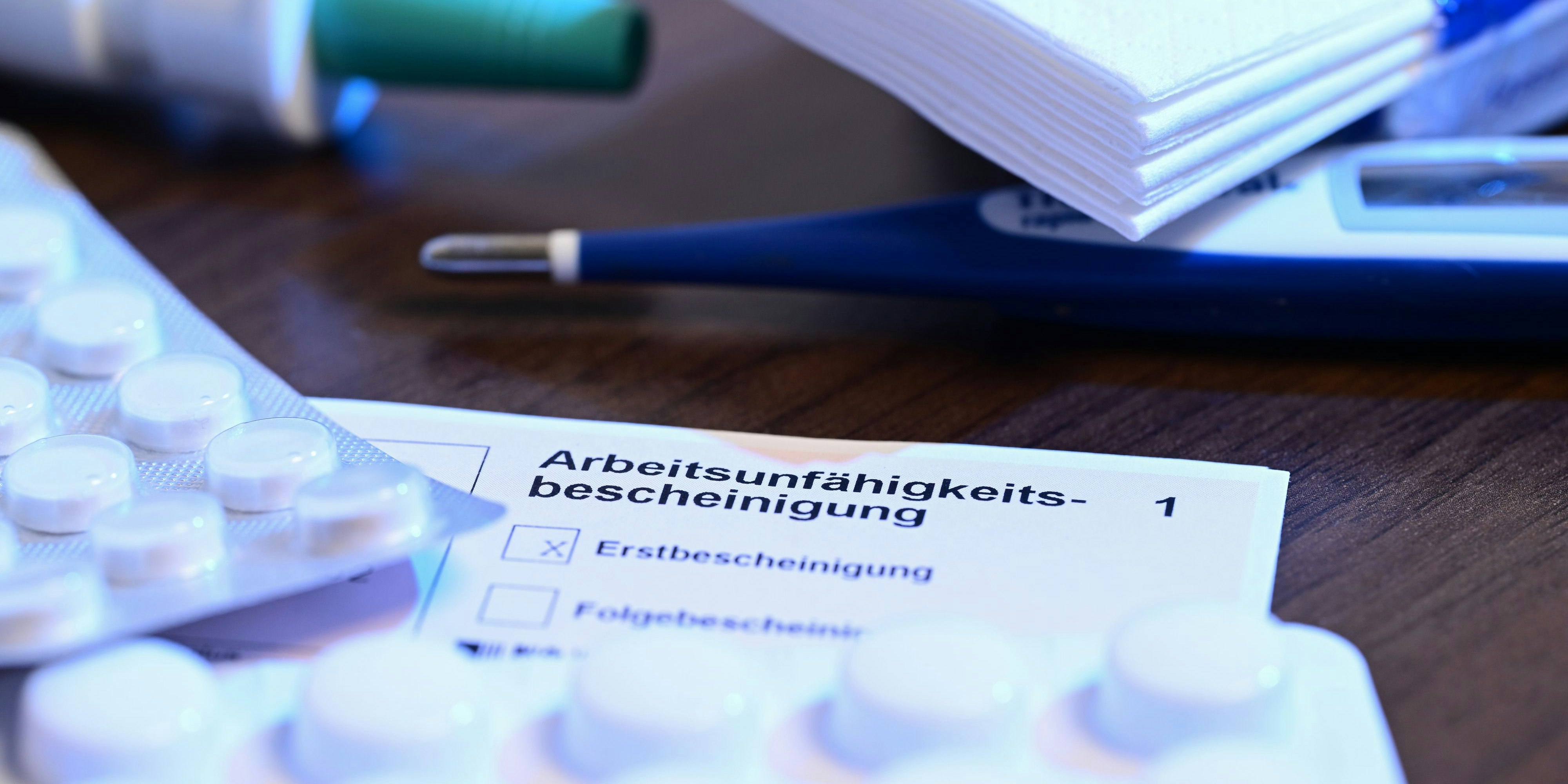 Rund 700.000 Menschen sind derzeit an der Grippe erkrankt.