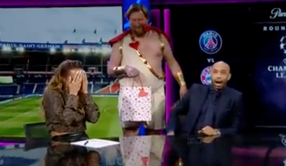 Kate Abdo wurde während einer Live-Sendung überrascht