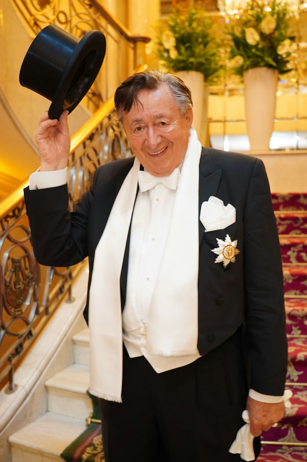 Heute.at - Richard Lugner gesteht zittrig: Muss mit 90 aufhören