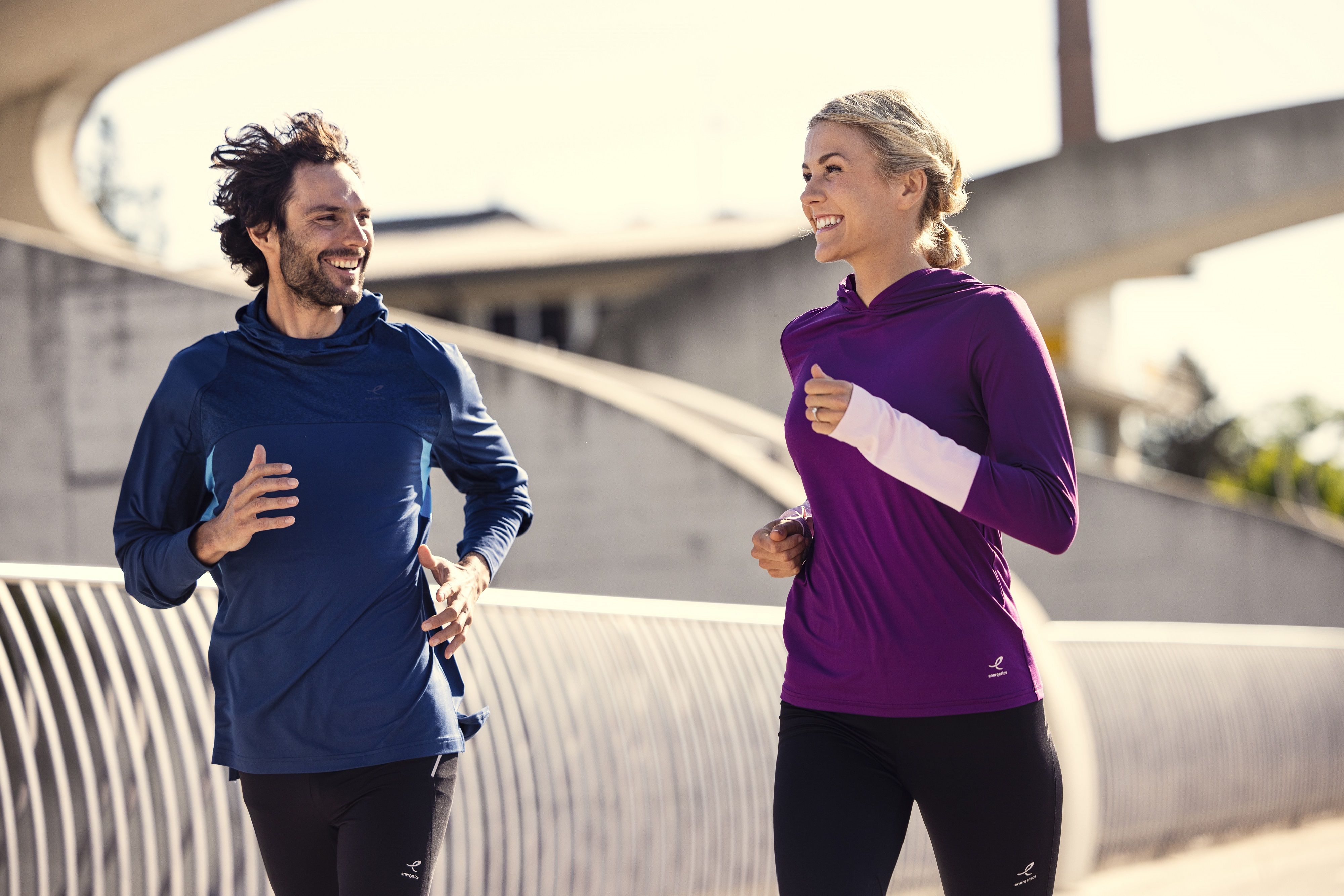 Fast 50 Prozent der Österreicher schwören bei der Partnersuche auf Sport- und Freizeiteinrichtungen.