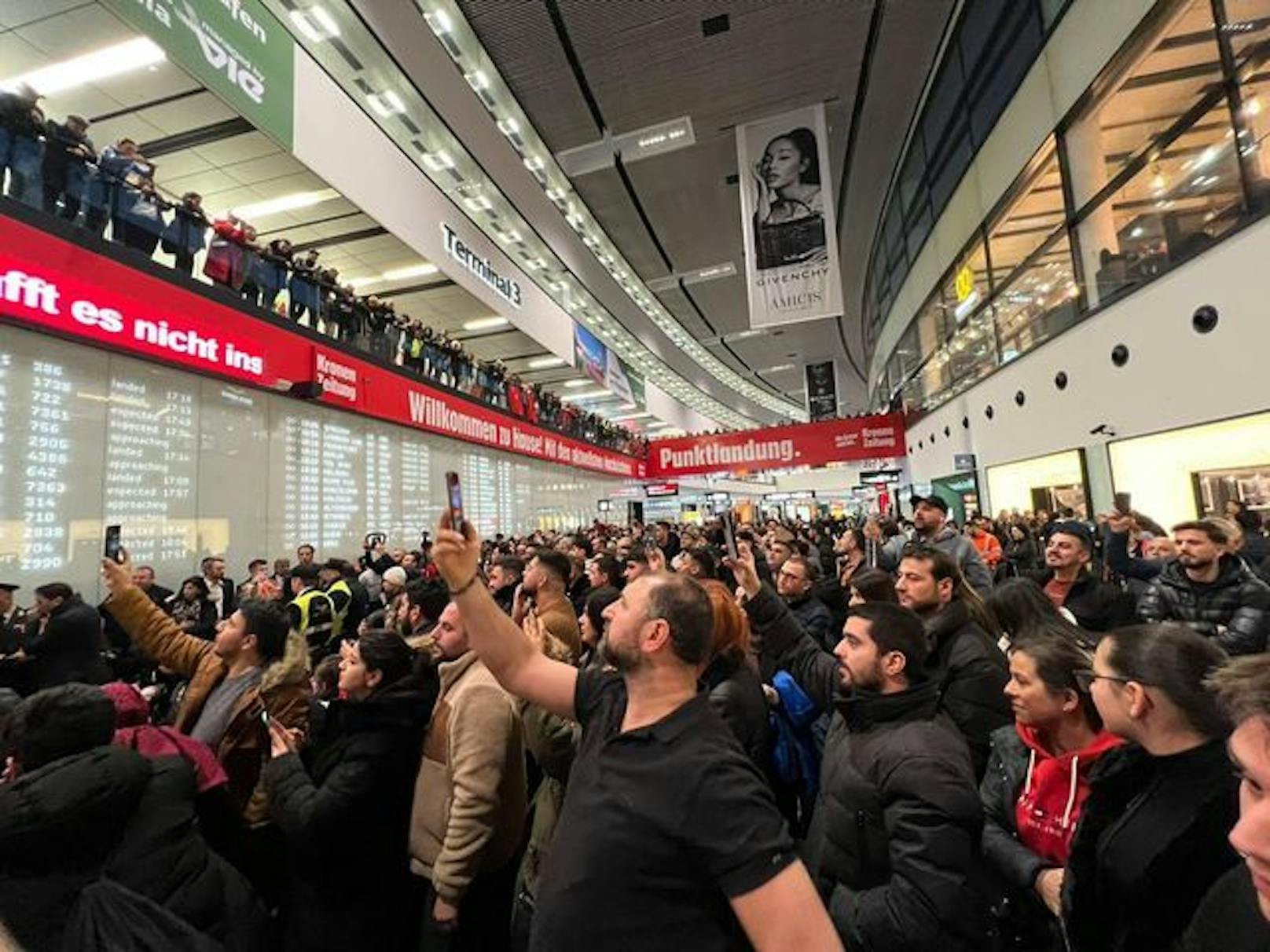 Voller Freude und Stolz wurden die Bundesheerler empfangen.