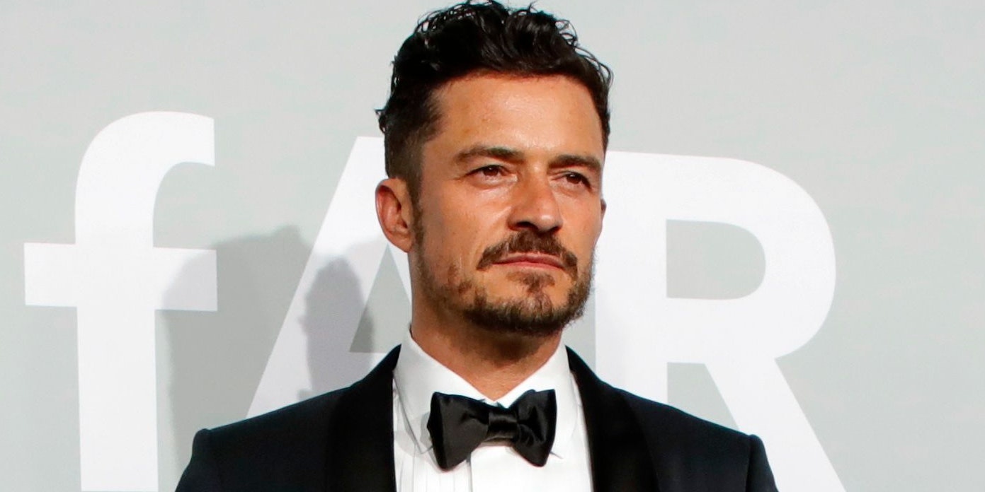 Der Schauspieler Orlando Bloom zeigt bei einem Magazin-Shooting nur in Boxershorts.