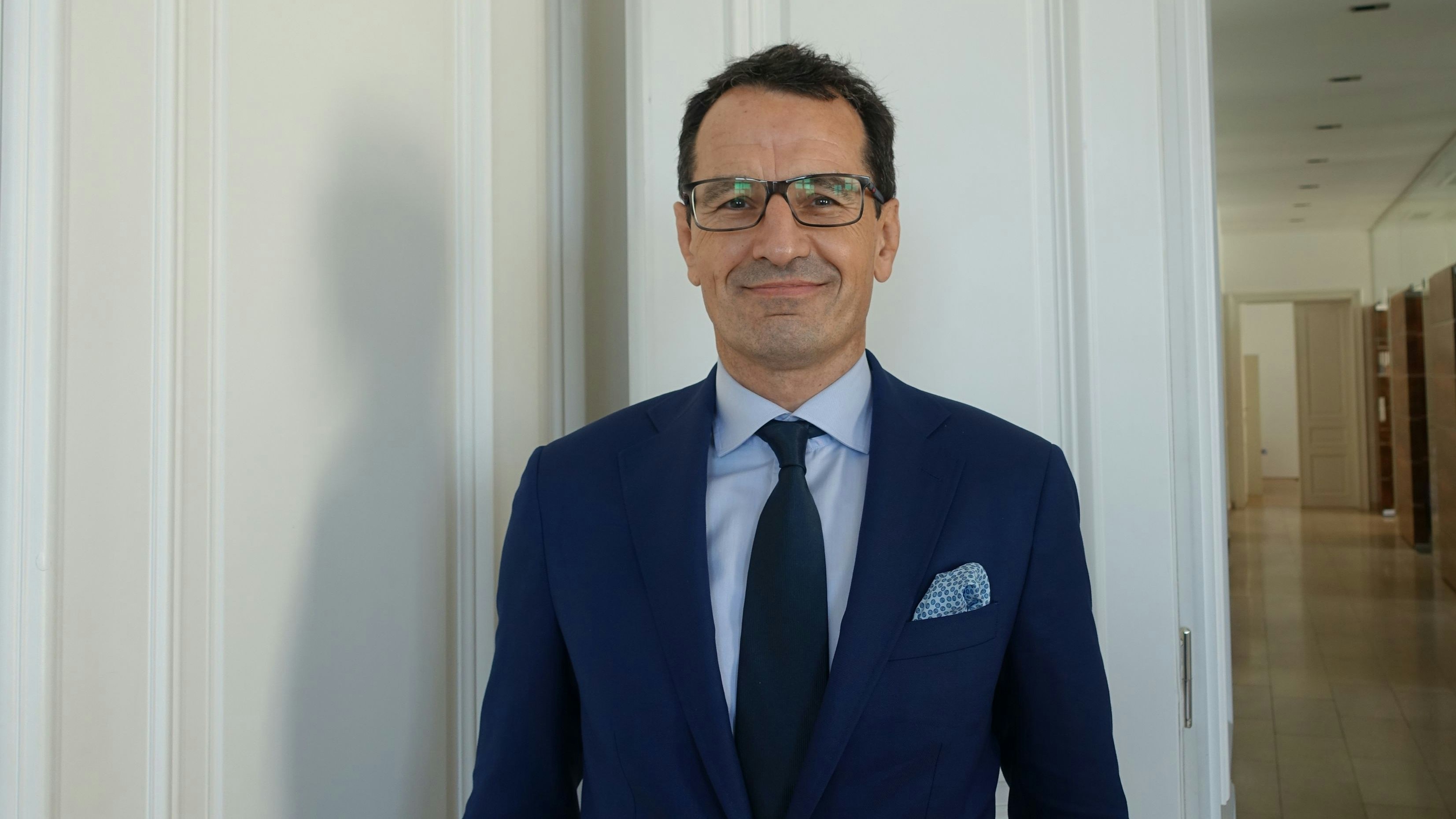 Star-Anwalt und Höchstrichter Michael Rami formulierte die Klage.