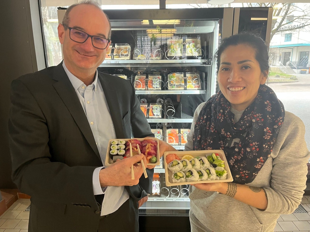 Heute.at - Erster Sushimat in Oberösterreich eröffnet