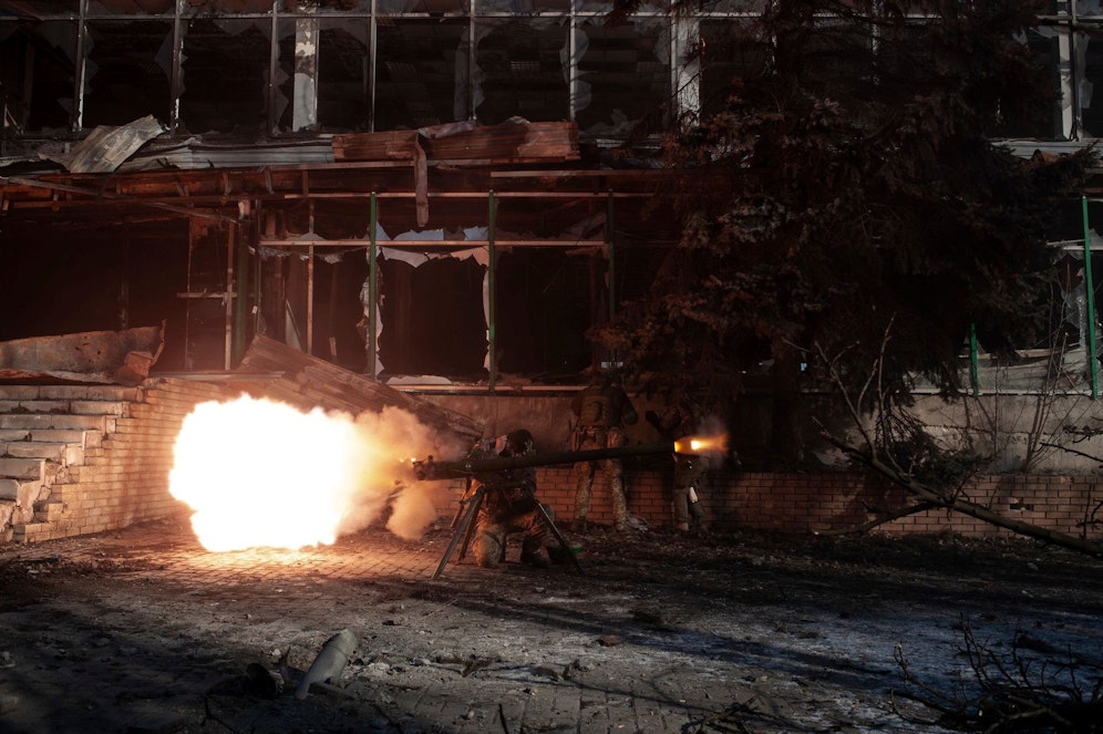 Dramatische Lage in Bachmut – Ukraine ruft Zivilisten zur Flucht auf.