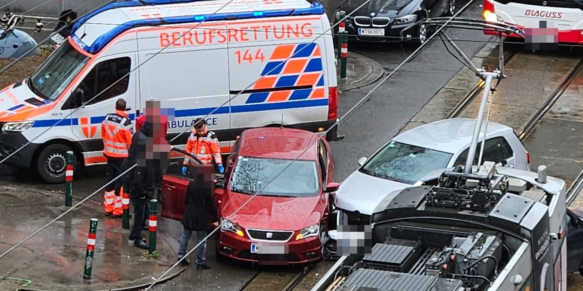 Bim-Chaos in Favoriten! Unfall legt Straßenbahn lahm
