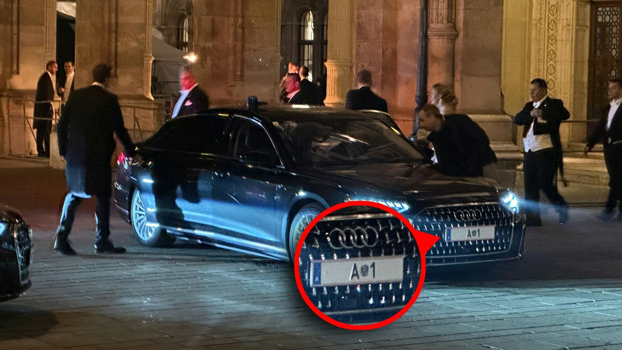 Das Kanzler-Auto mit ungewohntem Kennzeichen