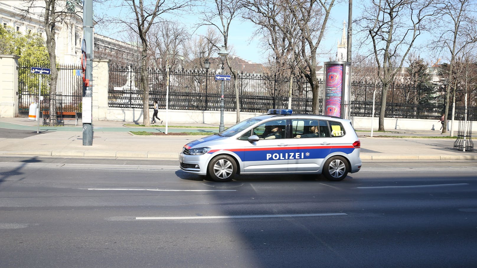 Wiener Polizei nimmt Luxus-Auto-Dieb am Gürtel fest