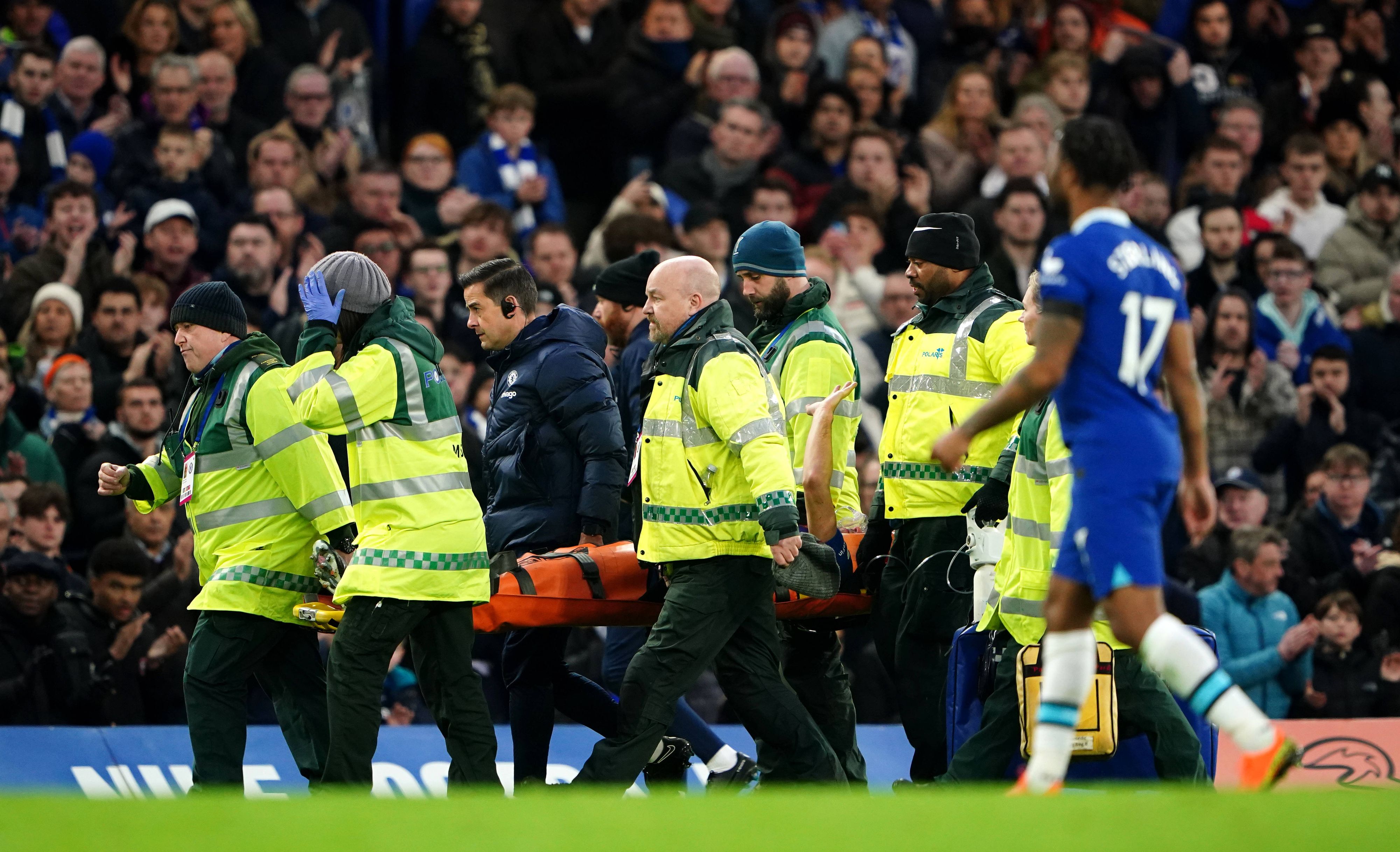 Cesar Azpilicueta wird abtransportiert