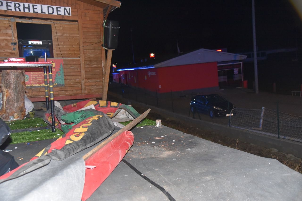 Heute.at - 10 Opfer bei Faschings-Drama! Lenker soll sich stellen