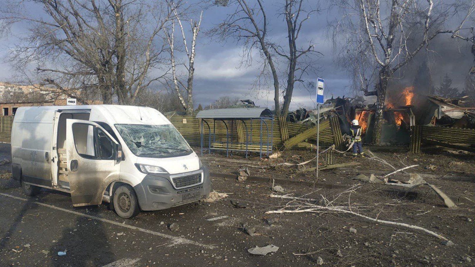 Nach einem Bericht des Nachrichtenportals "Ukraiinska Prawda" wurden seit Samstag insgesamt acht ukrainische Verwaltungsgebiete beschossen.