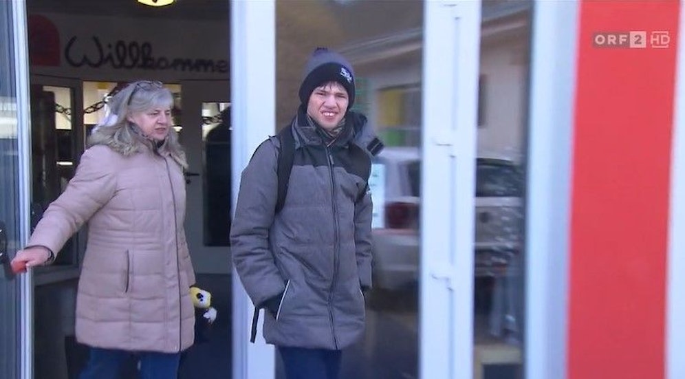 Christine A. (li.) will ihren Sohn Gerhard (re.) an den Wochenende zu sich nach Hause nehmen, darf das aber nur 82 Nächte pro Jahr.