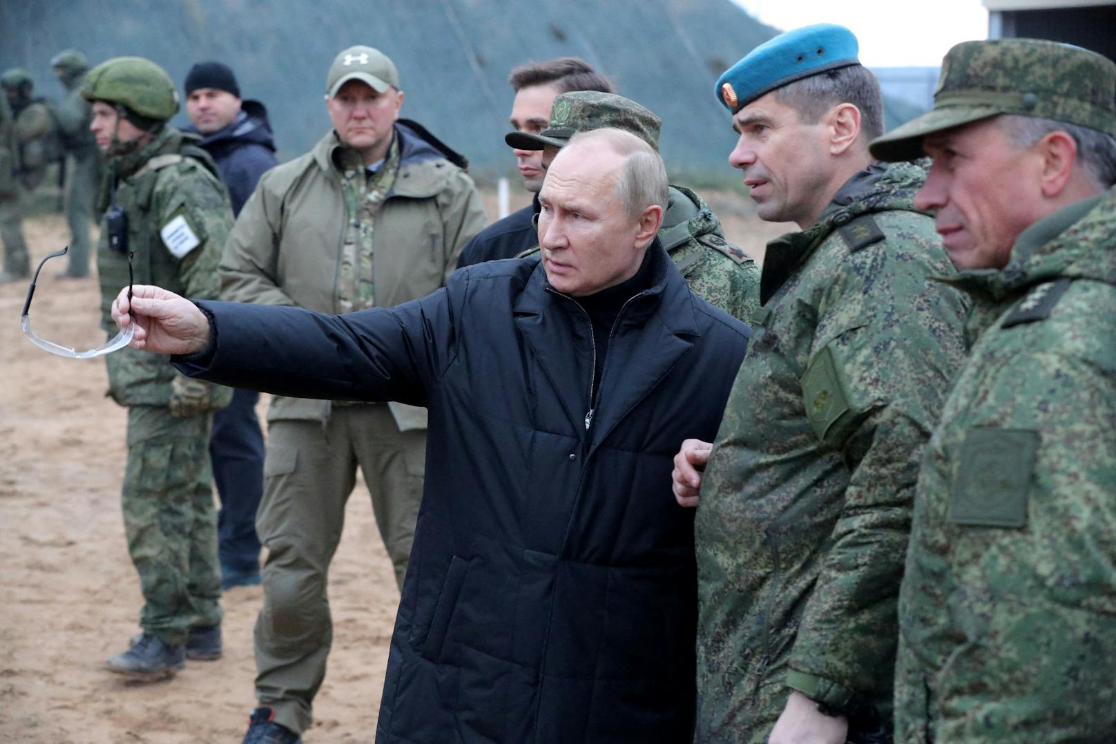 Wladimir Putin bei der Inspektion von mobilisierten Reservisten in der westlichen Oblast Rjasan im Oktober 2022.