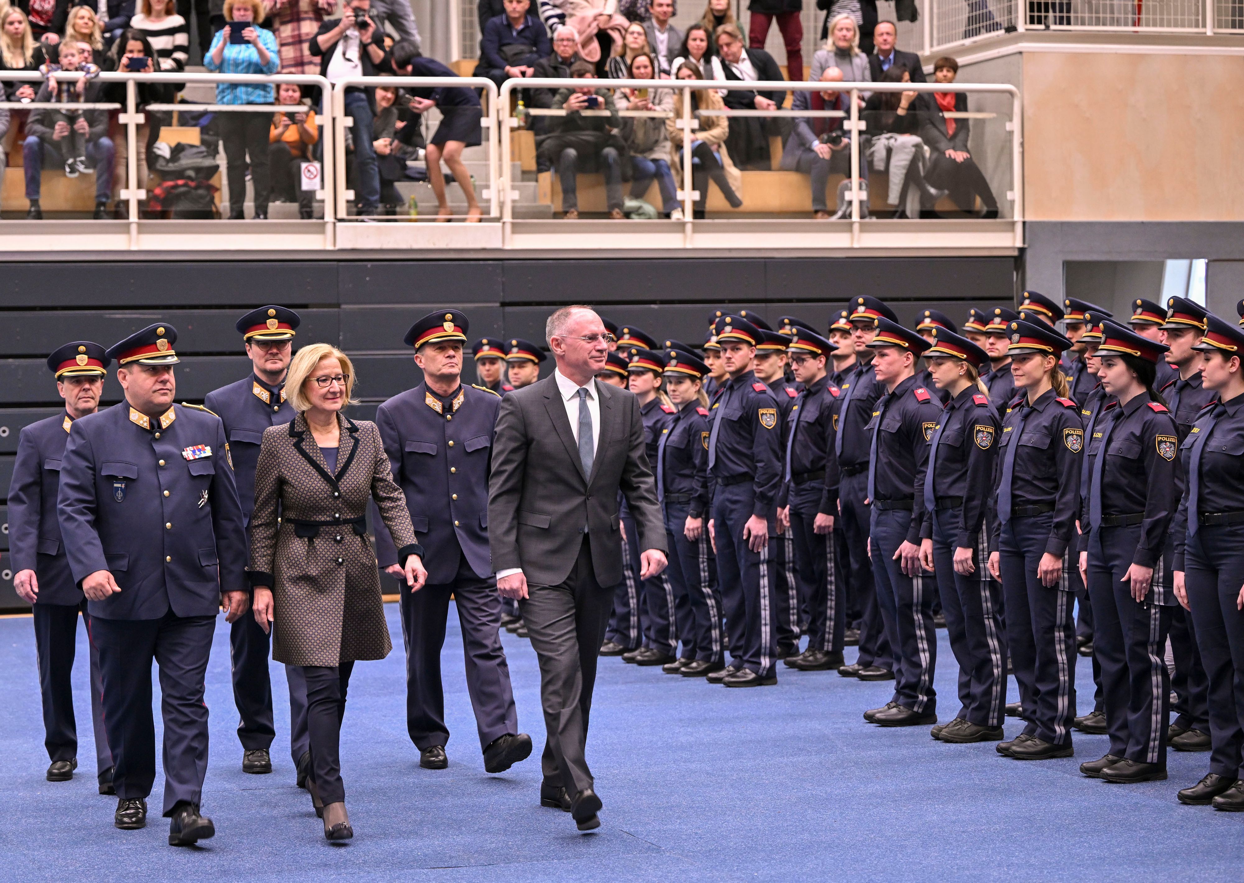 Über 180 Polizeischüler angelobt