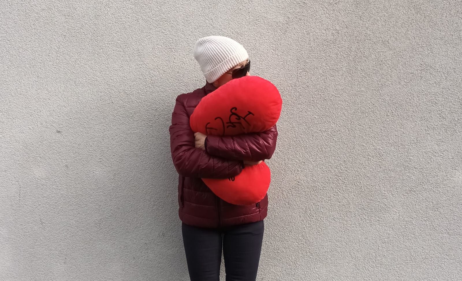 Die 52-jährige Mutter ist außer sich vor Sorge um ihre magere Tochter (18)