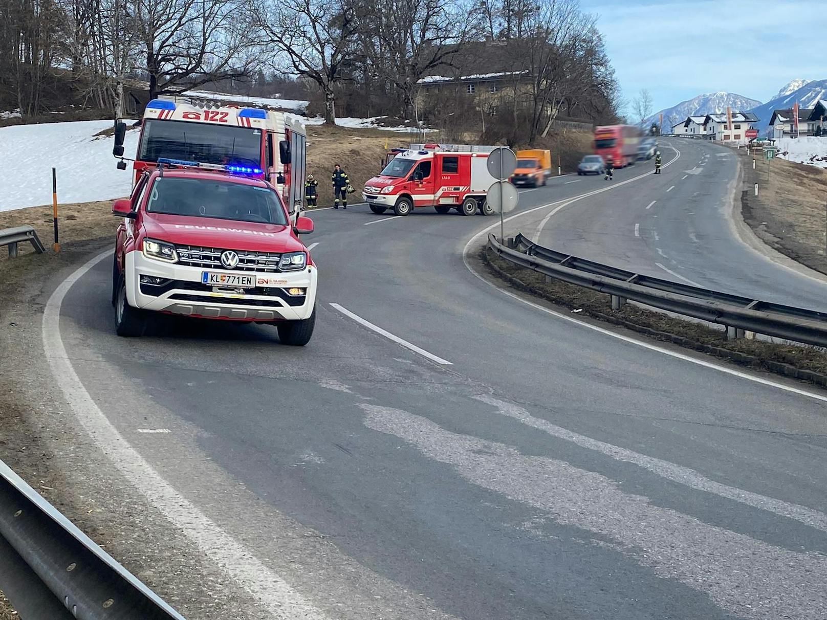 Die Freiwillige Feuerwehr Köttmannsdorf musste zu einem schweren Verkehrsunfall anrücken. 