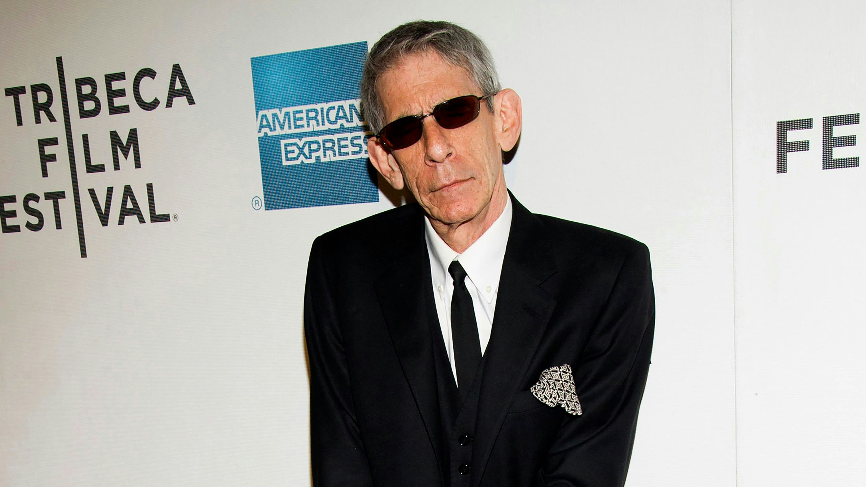 Download von www.picturedesk.com am 20.02.2023 (09:05).  FILE - Richard Belzer attends the premiere of "Mistaken For Strangers" during the opening night of the 2013 Tribeca Film Festival on April 17, 2013, in New York. Belzer, the longtime stand-up comedian who became one of TV's most indelible detectives as John Munch in "Homicide: Life on the Street" and "Law & Order: SVU," has died at age 78. Belzer died Sunday, Feb. 19, 2023, at his home in Bozouls in southern France, his longtime friend Bill Scheft told The Hollywood Reporter. (Photo by Charles Sykes/Invision/AP, File) - 20130417_PD23922 - Rechteinfo: Rights Managed (RM)