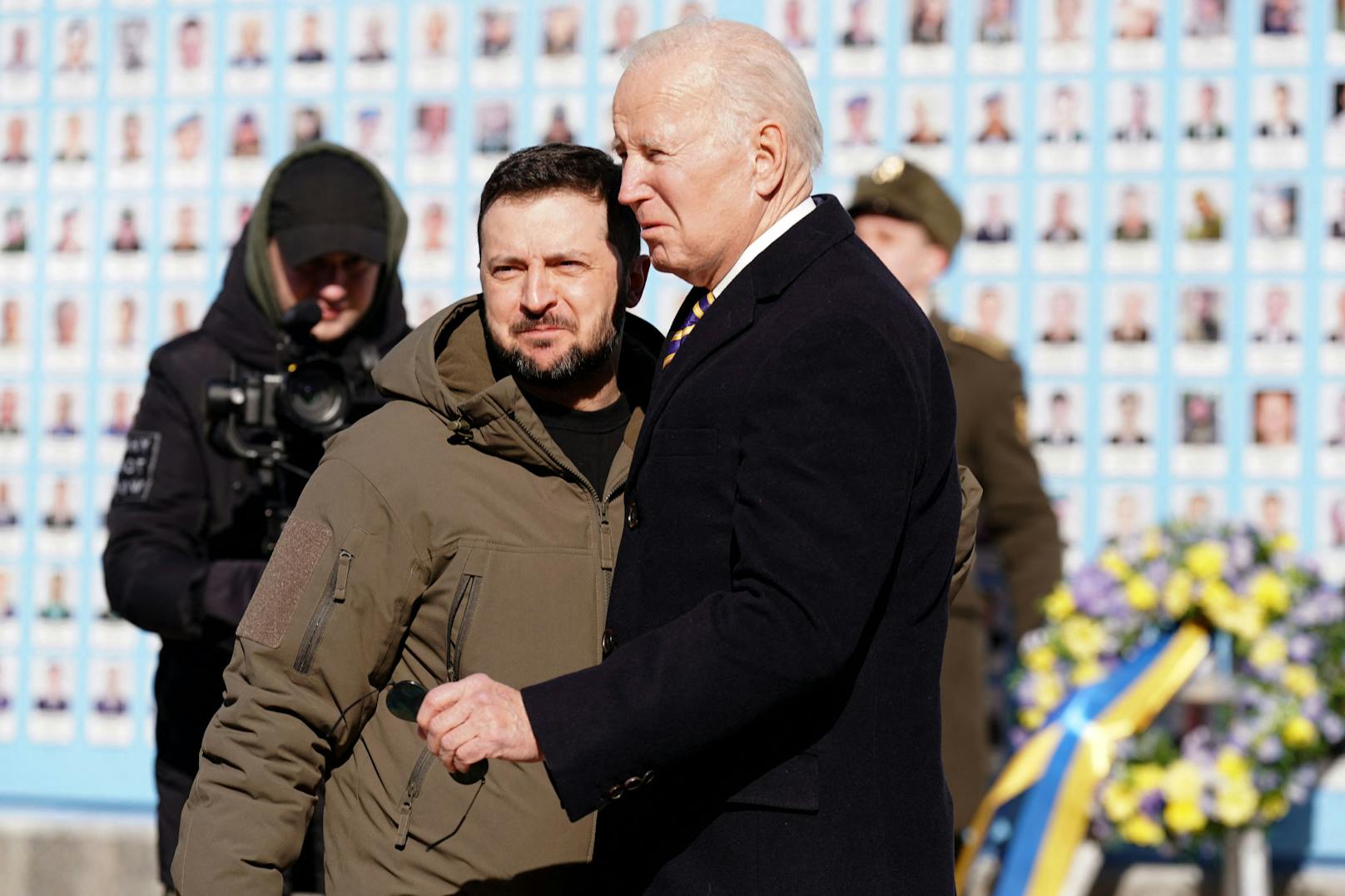 Biden: "Ich habe mich in Kiew mit Präsident Selenski getroffen, um unsere unerschütterliches Bemühen für Ukraines Demokratie, Unabhängigkeit und territoriale Integrität zu bekräftigen"