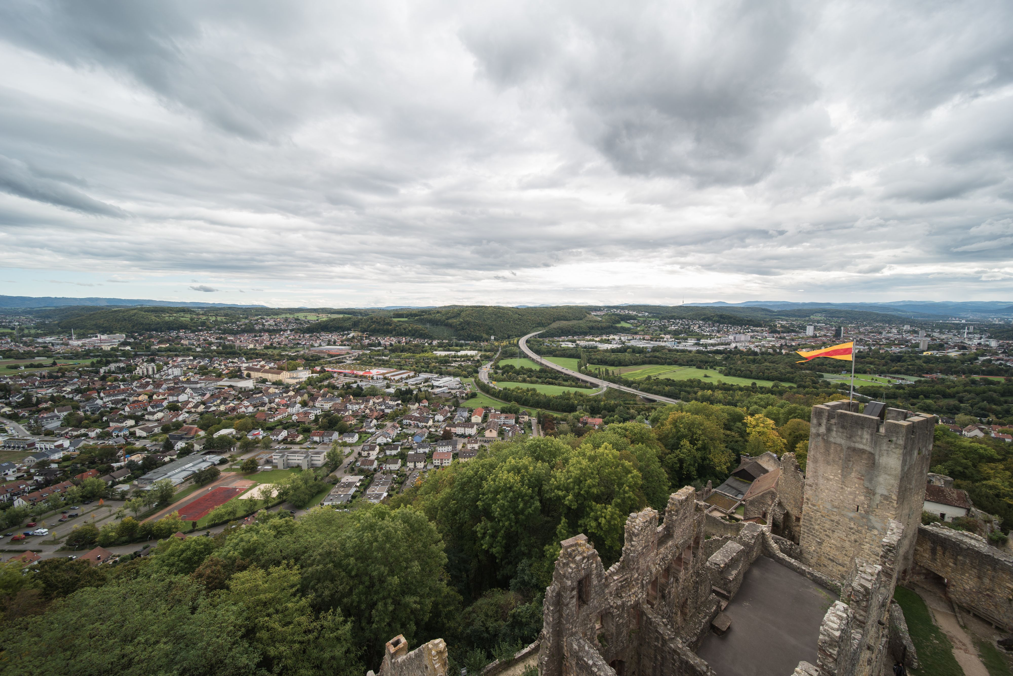 In der deutschen Stadt Lörrach sollen 30 Wohnungen geräumt werden, um Flüchtende unterzubringen.
