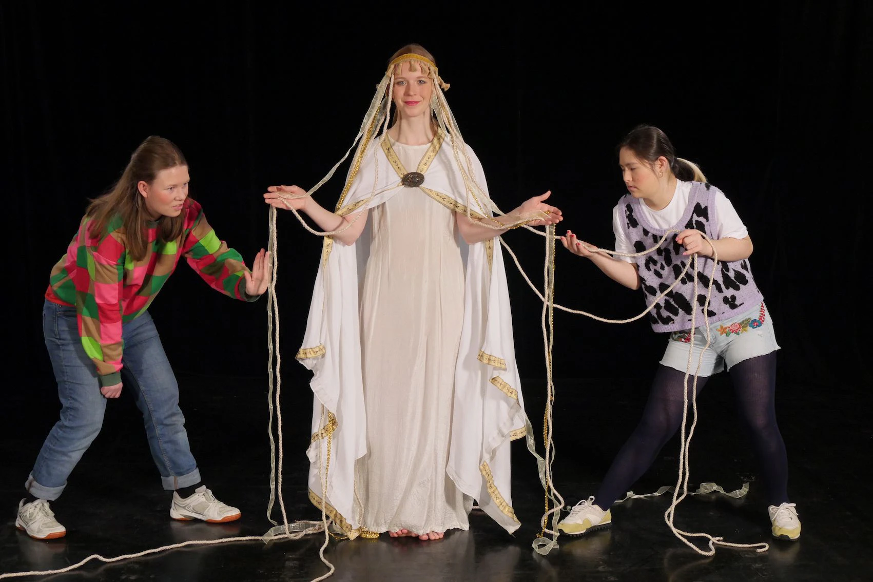 Die Tanztheaterproduktion "Der Goldene Faden" von Tanzstudio "Ich bin O.K."