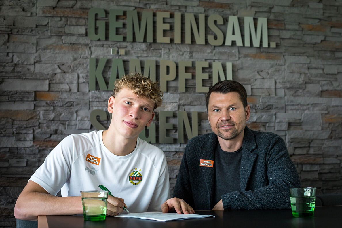 Leopold Querfeld bleibt Rapidler