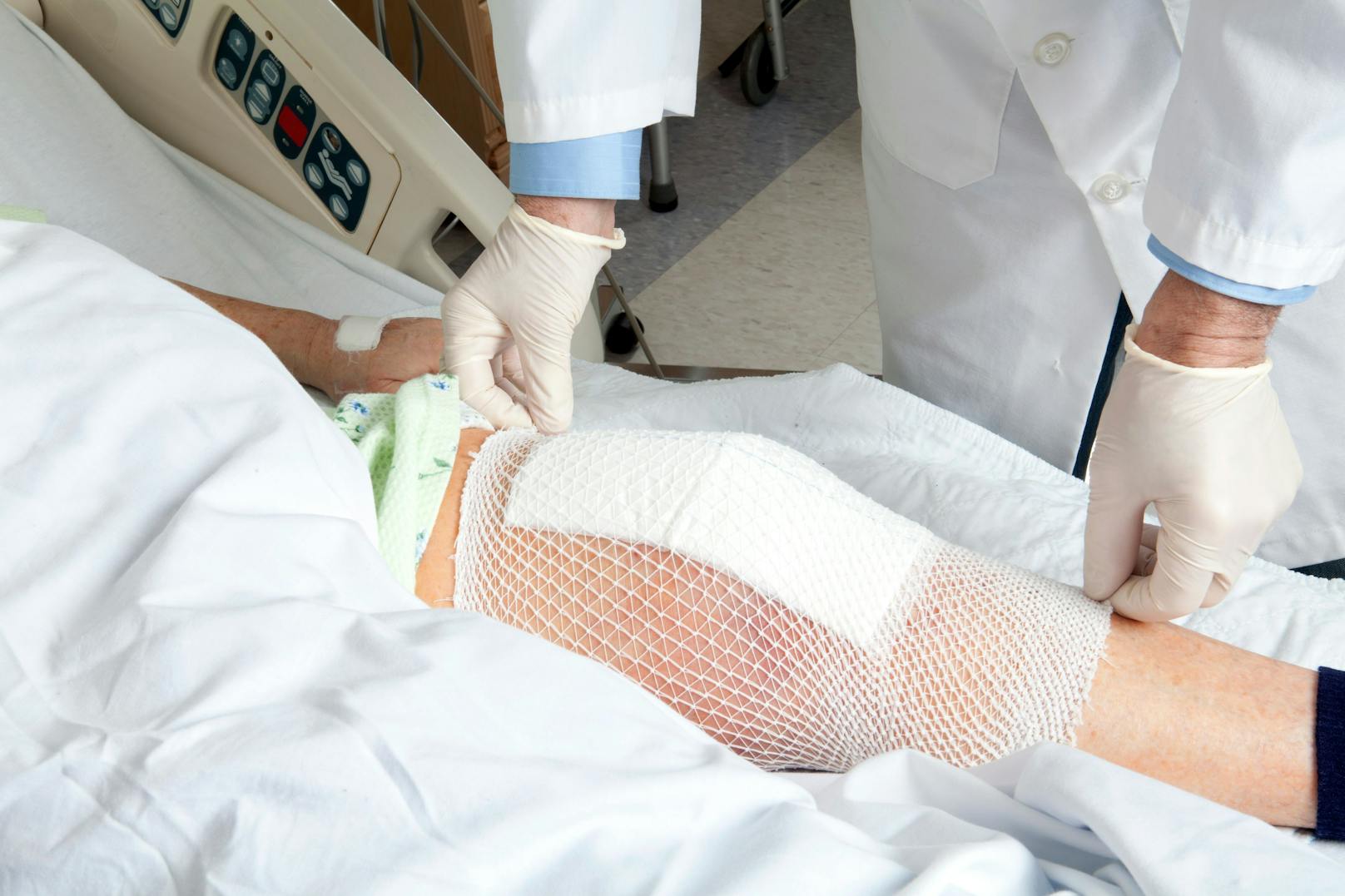 Autsch! Wartezeit für Knie-Prothese teils 41 Wochen