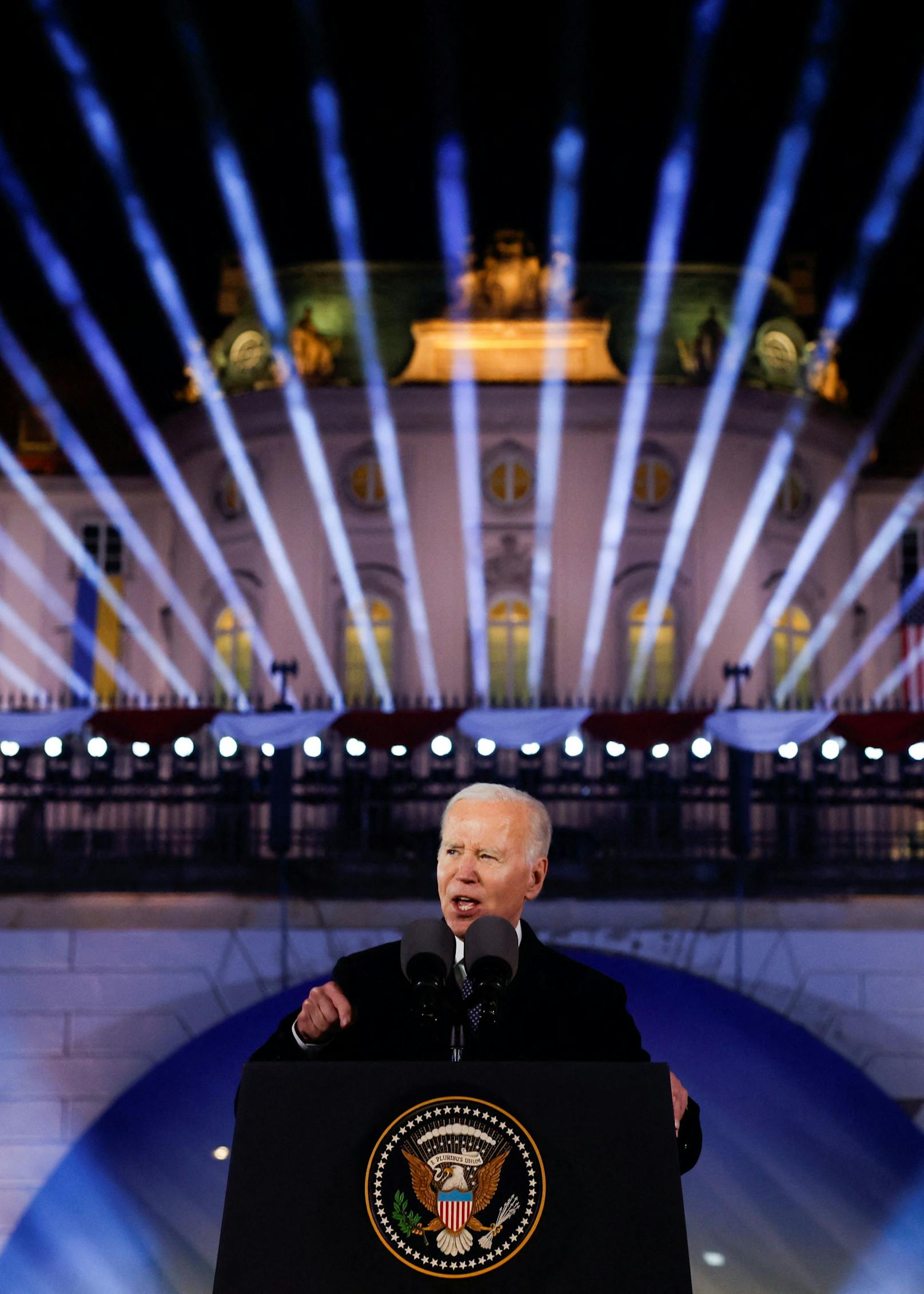 Joe Biden hielt am Dienstagabend seine Rede vor dem Warschauer Königsschloss.