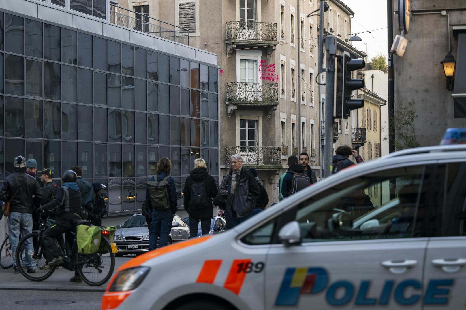 Eine Polizeistreife in Genf. Symbolbild. 