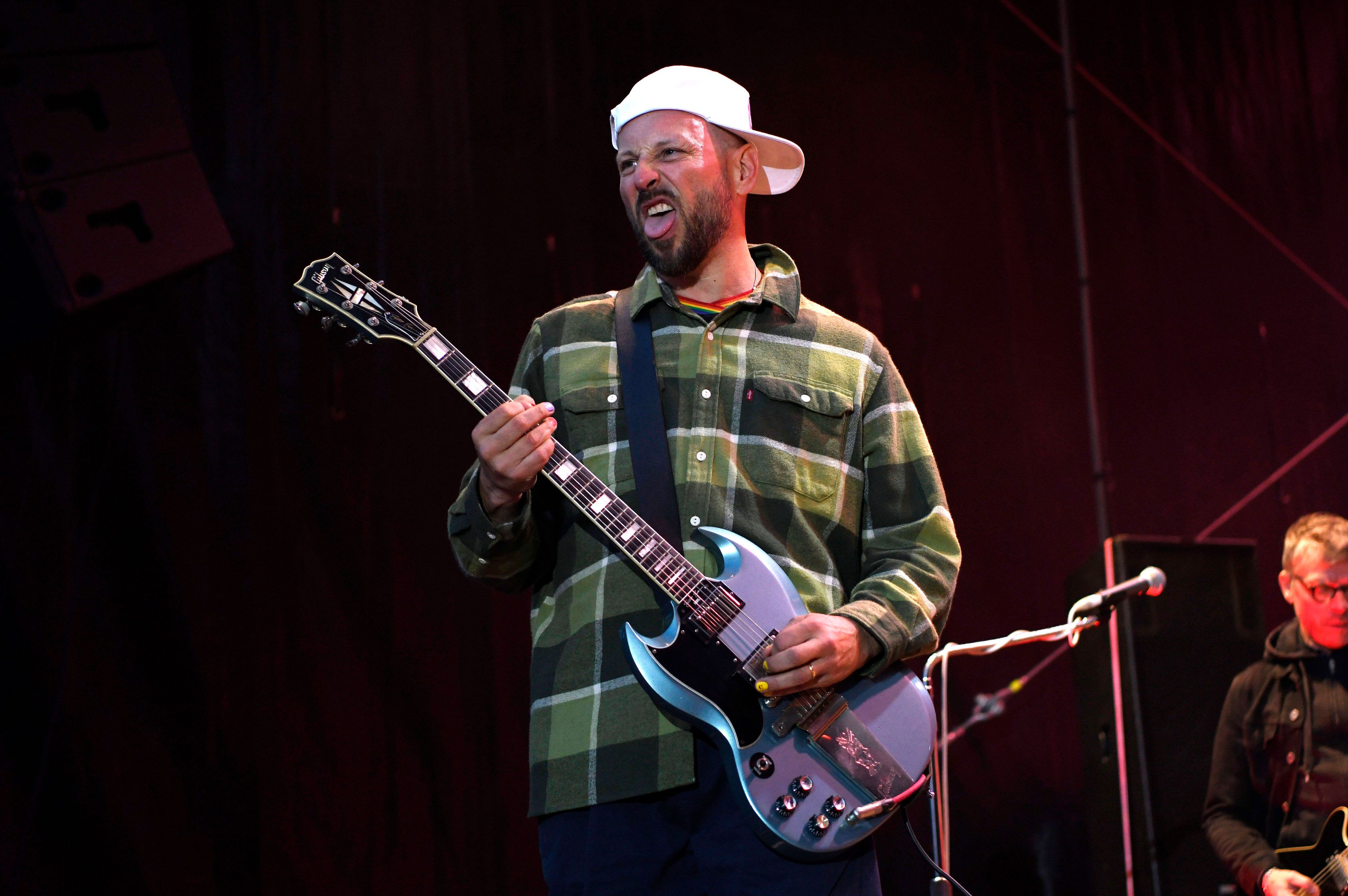  Arnim Teutoburg-Weiß von den Beatsteaks live auf dem Fährmannsfest am Zusammenfluss von Leine und Ihme. Hannover, 05.08.2022 *** Arnim Teutoburg Weiß of the Beatsteaks live at the Fährmannsfest at the confluence of Leine and Ihme Hannover, 05 08 2022 Foto:xC.xNiehausx/xFuturexImage