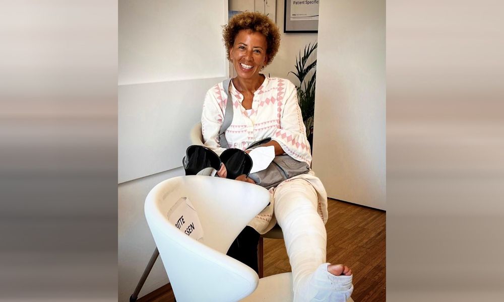 Arabella Kiesbauer hat einen schweren Ski-Unfall hinter sich. 