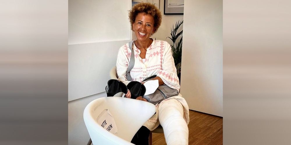 Arabella Kiesbauer hat einen schweren Ski-Unfall hinter sich. 