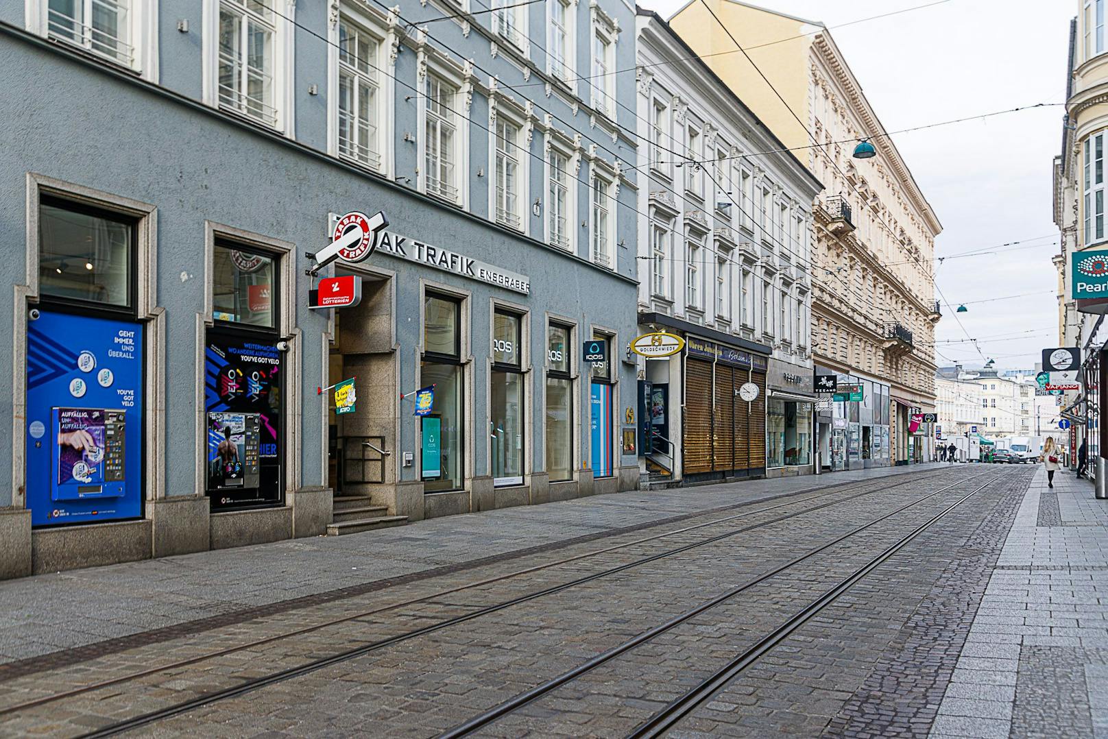 Die Linzer Landstraße ist die wichtigste Einkaufsstraße Oberösterreichs und eine der meistfrequentierten Österreichs.