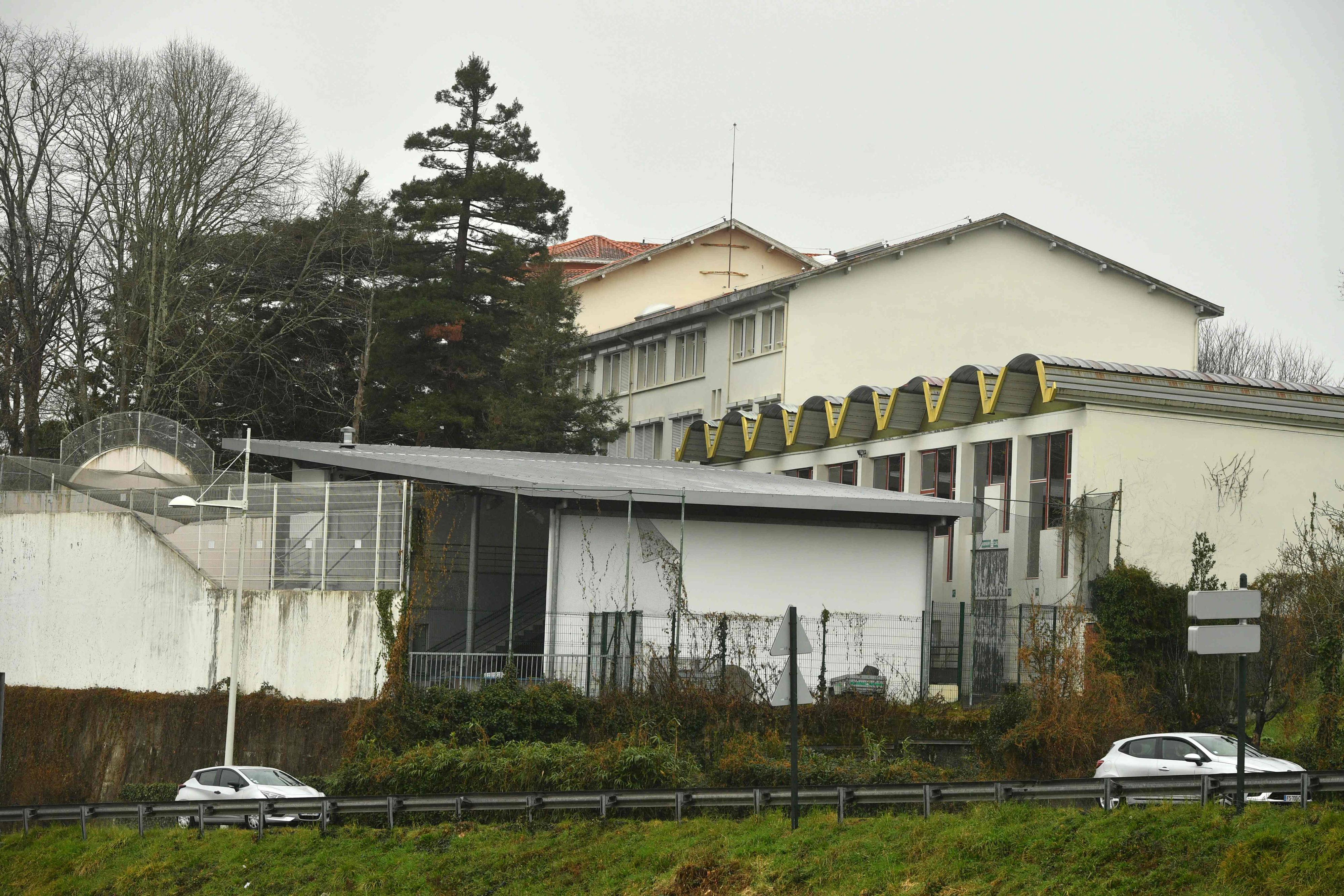 In dieser Mittelschule wurde die Lehrerin von einem Schüler erstochen.