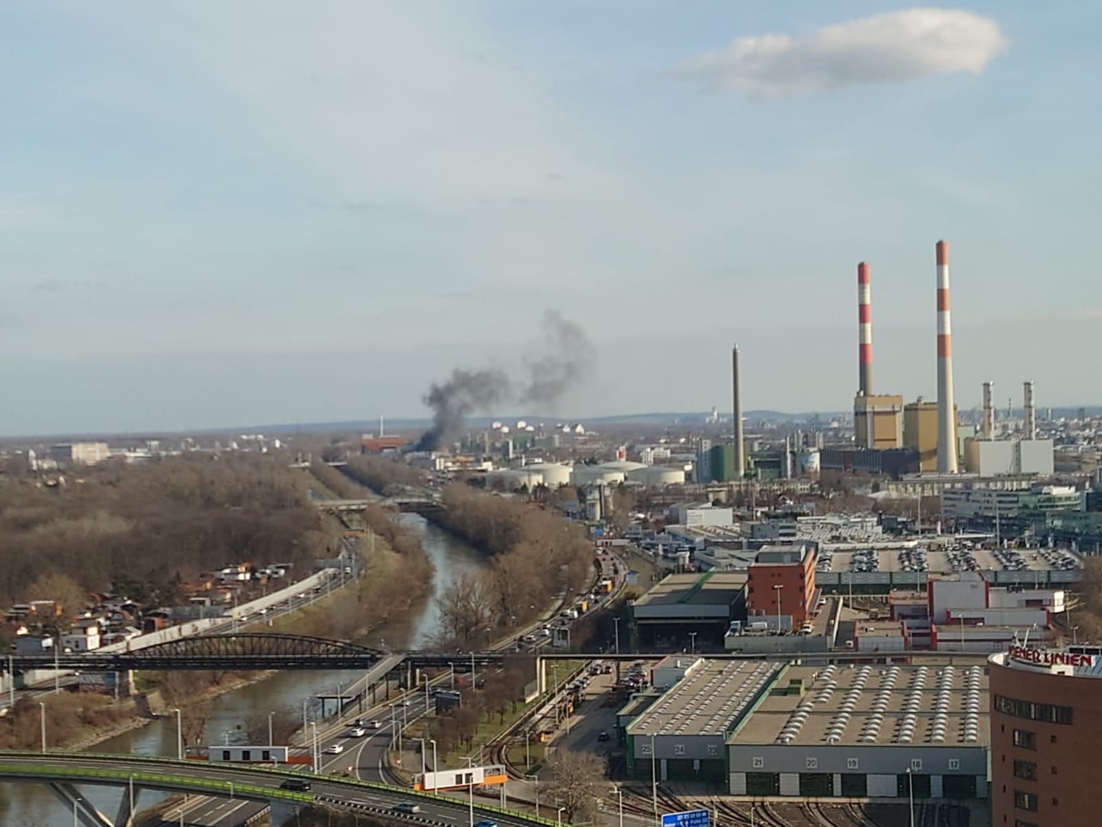 Die Feuerwehr rückte unter der Alarmstufe 2 aus. 