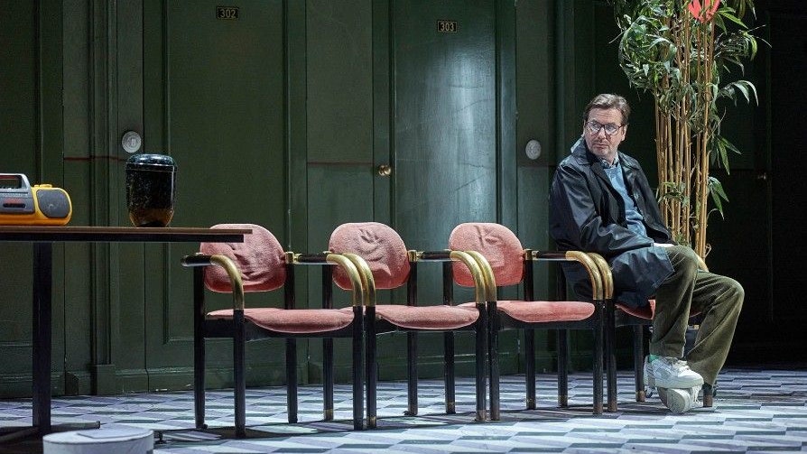 Michael Maertens in "Serge".