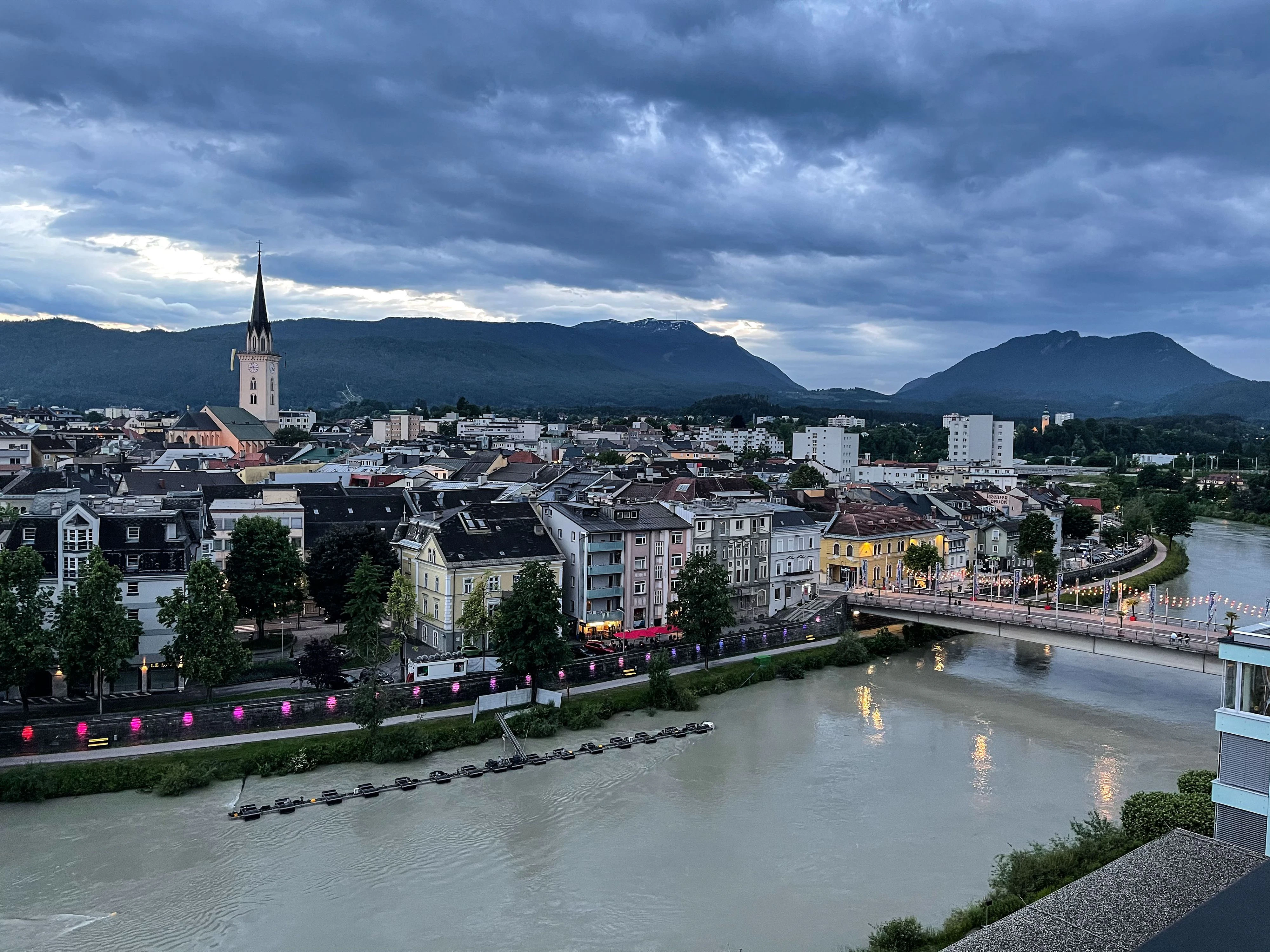 Die Attacke fand an der Draupromenade in Villach statt. 