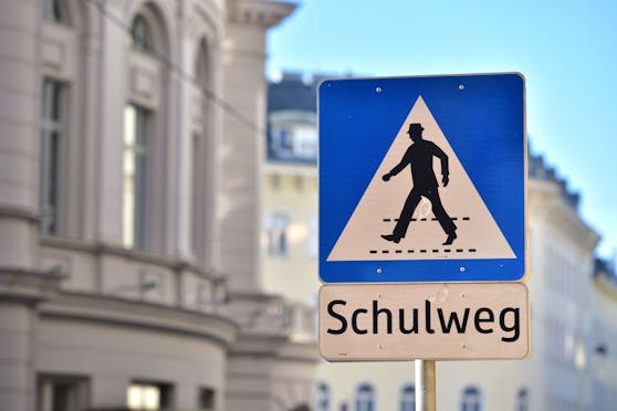 In Wien kursieren derzeit vermehrt Warnungen vor Kindesentführungen im Umfeld von Schulen – die Polizei gibt allerdings Entwarnung. 