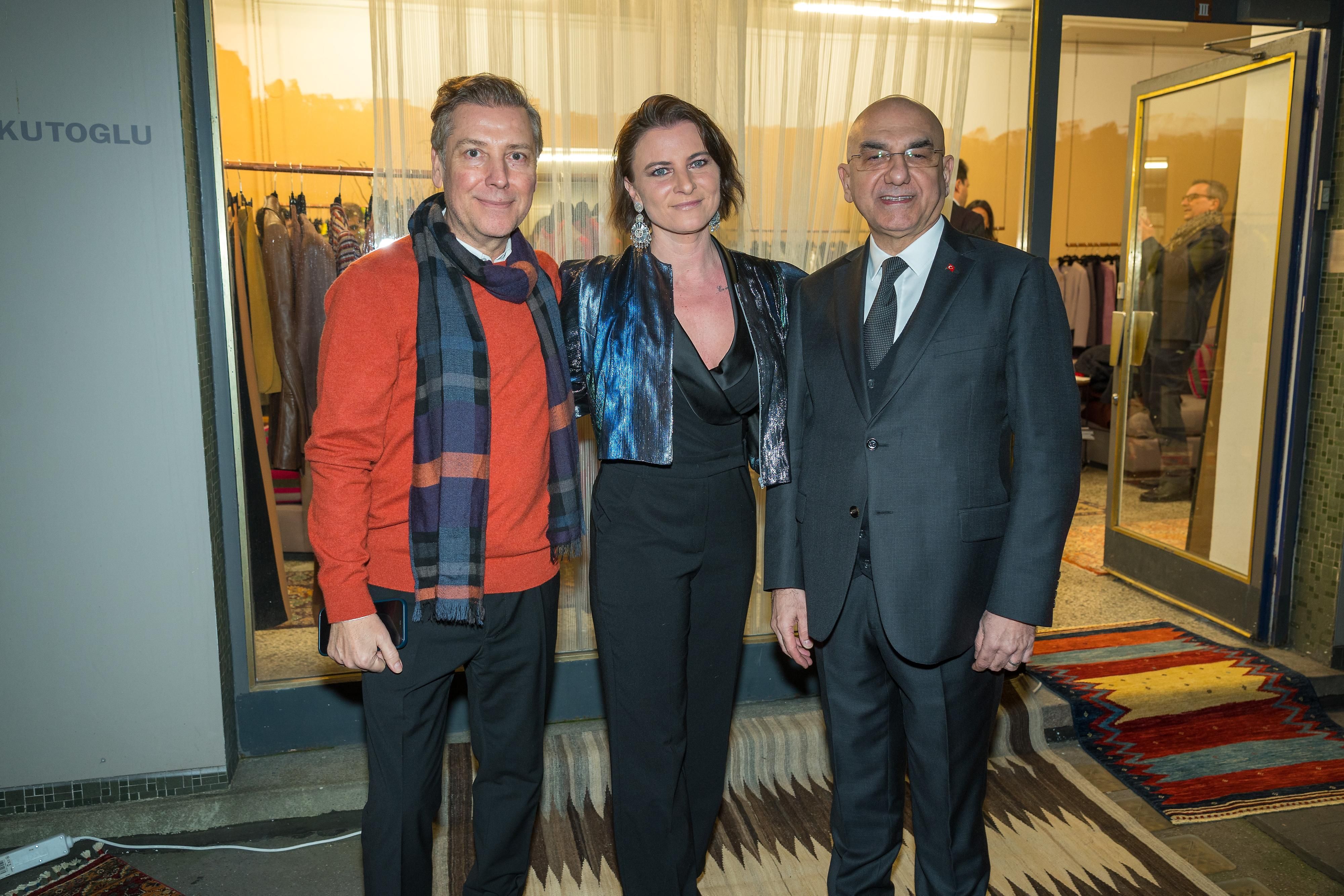 Katharina Nehammer beim Charity Empfang von Atil Kutoglu und dem türkischen Botschafter Ozan Ceyhun.