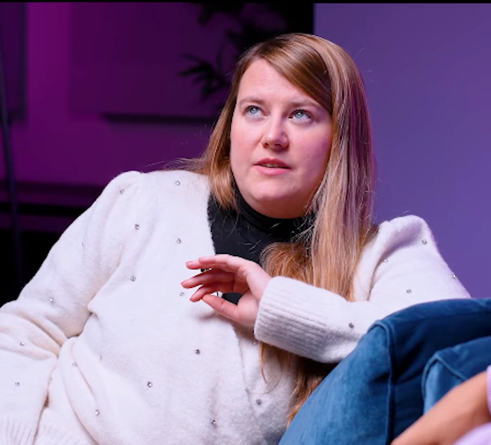 Natascha Kampusch gibt in einem Interview mit YouTuber Leeroy erschreckende Details aus ihrer Gefangenschaft preis.