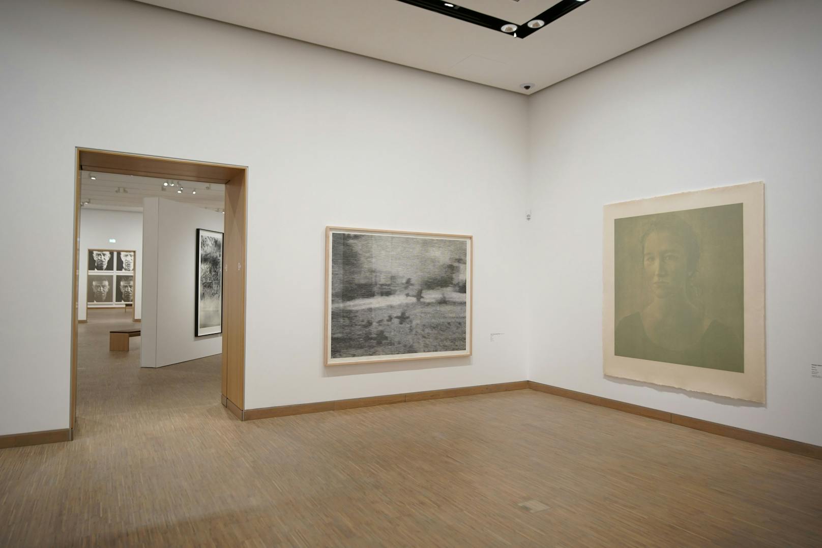 Ausstellungsansicht "Andy Warhol bis Damien Hirst" in der Albertina modern.