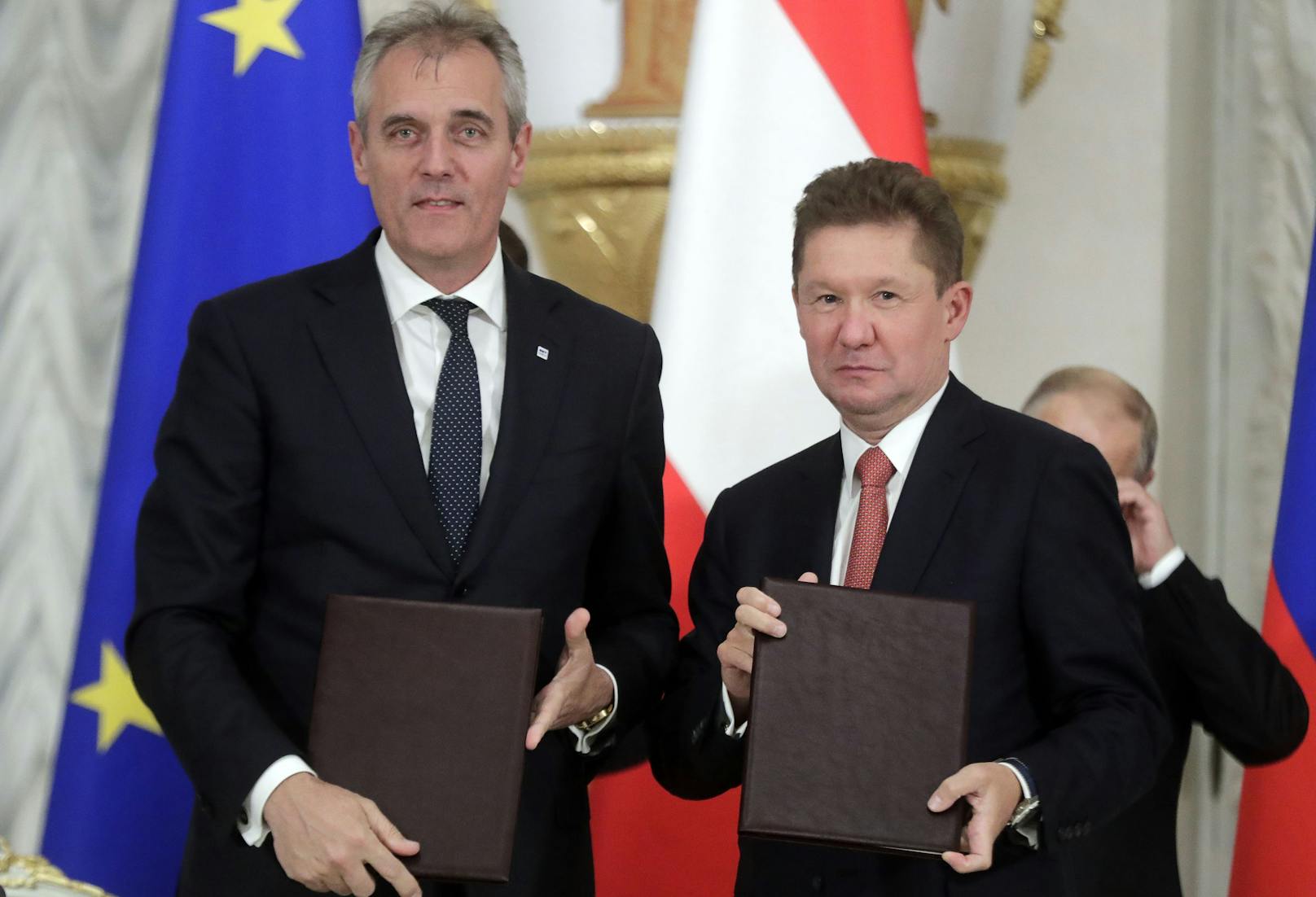 ...OMV-CEO Rainer Seele (l.) und Gazprom-Vorstandvorsitzenden Alexei Miller unterschrieben.