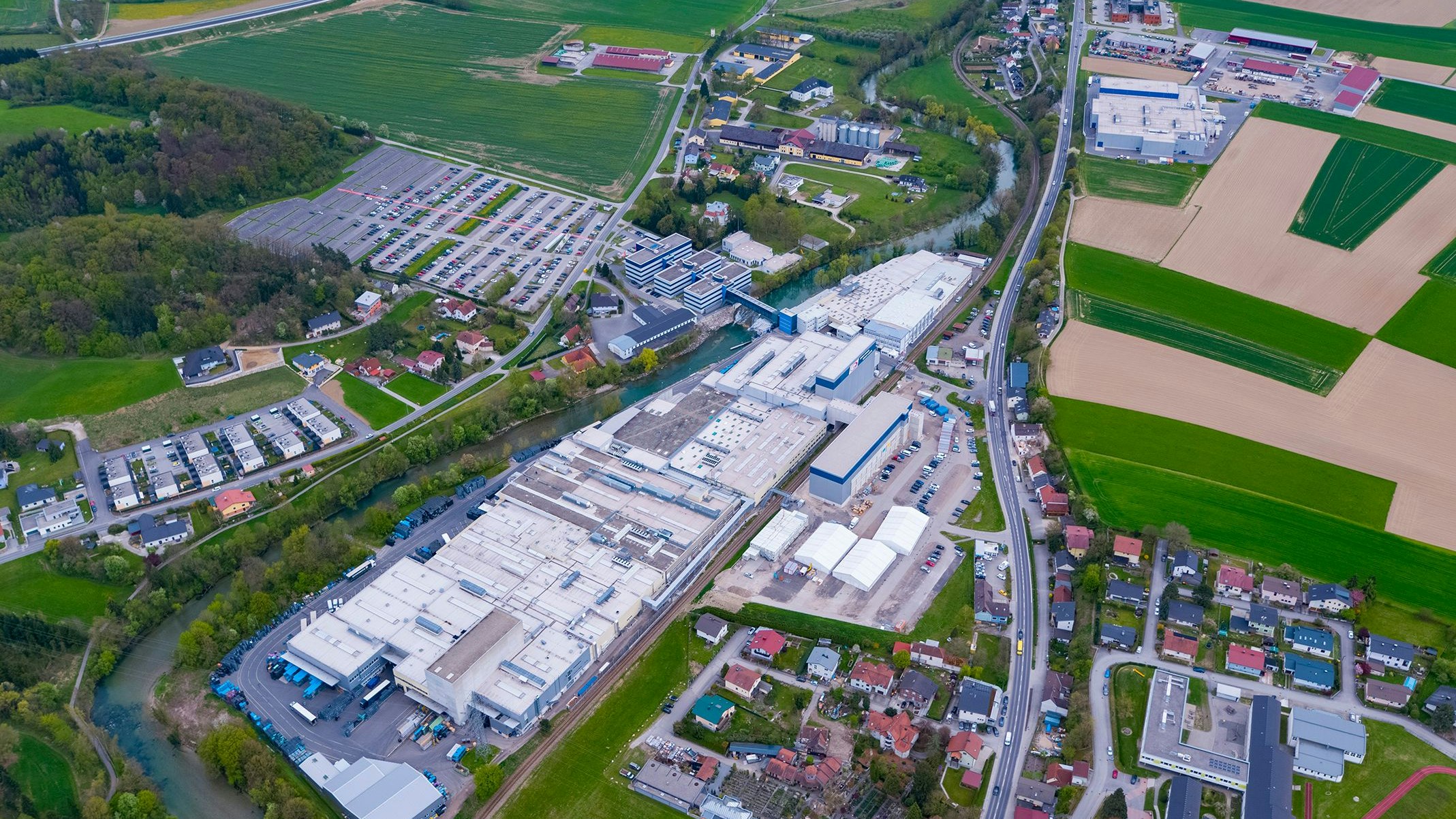 Heute.at - Autozulieferer ZKW streicht 600 Stellen in NÖ