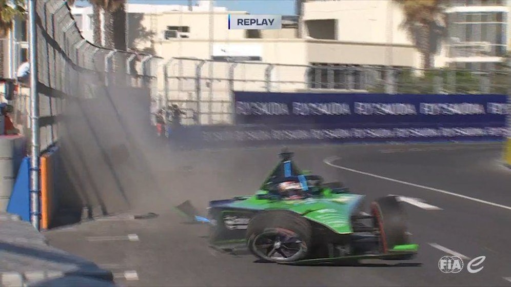 Sebastien Buemi ist im ersten Formel-E-Training von Kapstadt schwer verunfallt. 