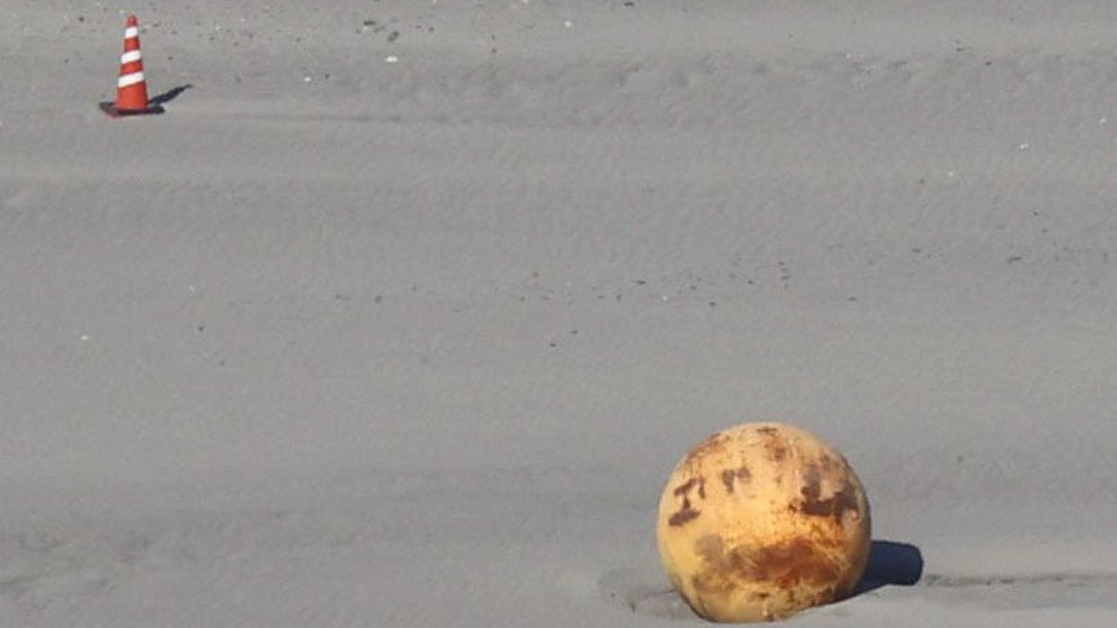 Rätsel um mysteriöse Metallkugel an japanischem Strand ist gelöst
