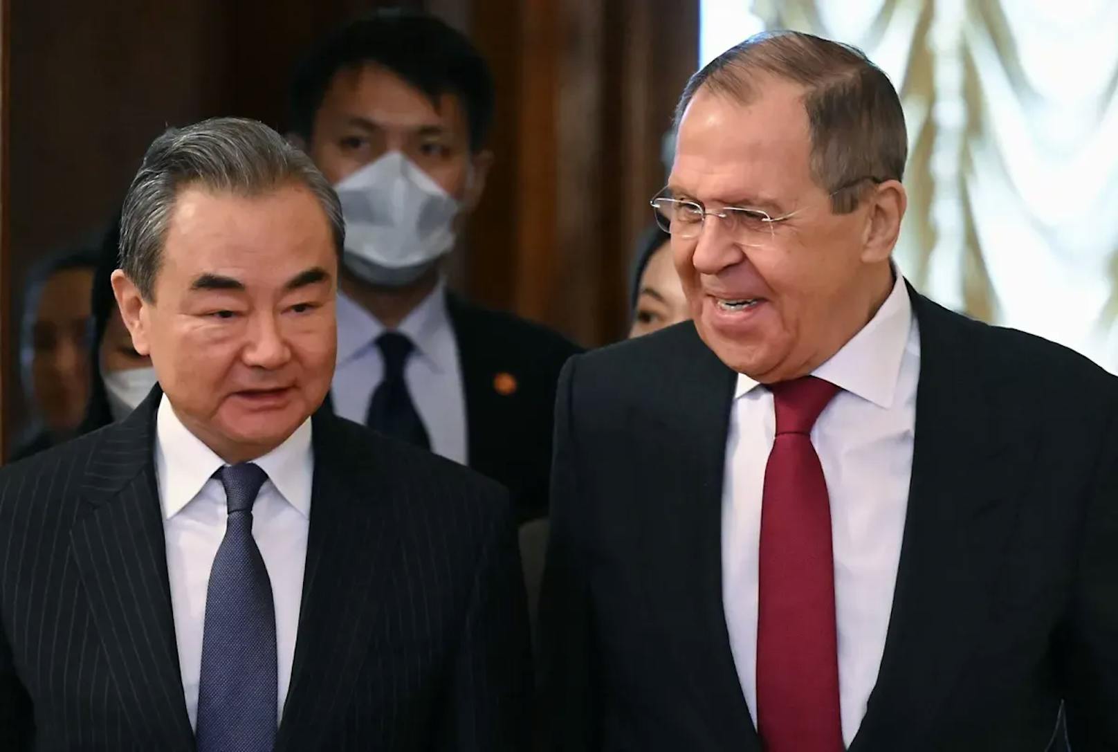 Der chinesische Außenpolitiker Wang Yi traf auf den russischen Außenminister Sergej Lawrow.
