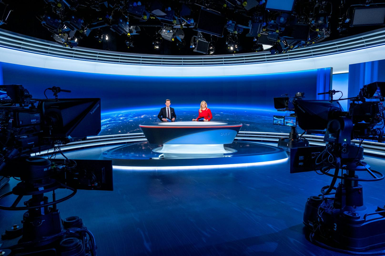 Die "Zeit im Bild" kommt ab 25. Februar 2023 aus dem neuen TV-Studio im multimedialen Newsroom.