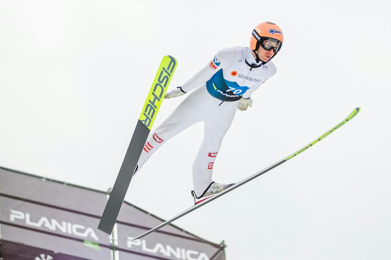 Stefan Kraft springt in der Normalschanzen-Qualifikation ins Spitzenfeld. 