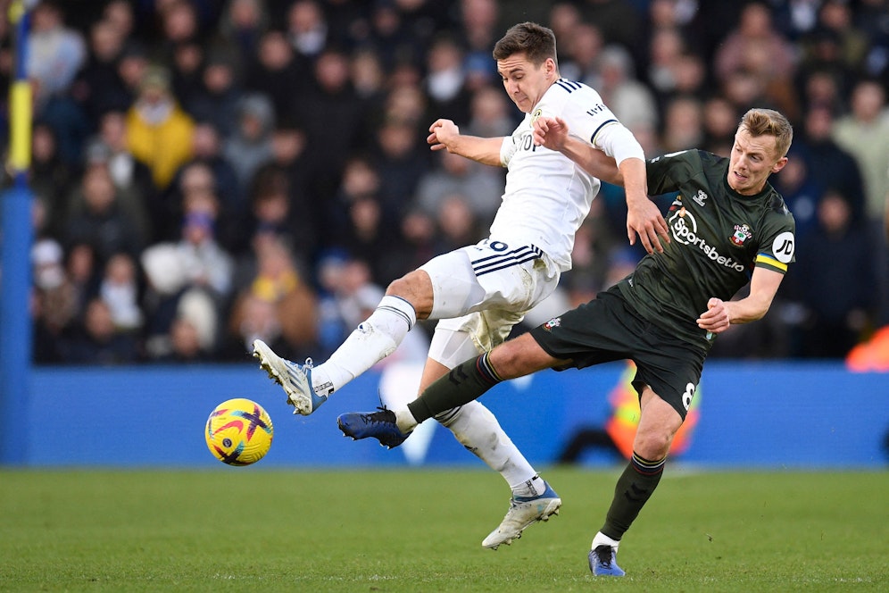 Maximilian Wöber im Duell gegen Southampton. 