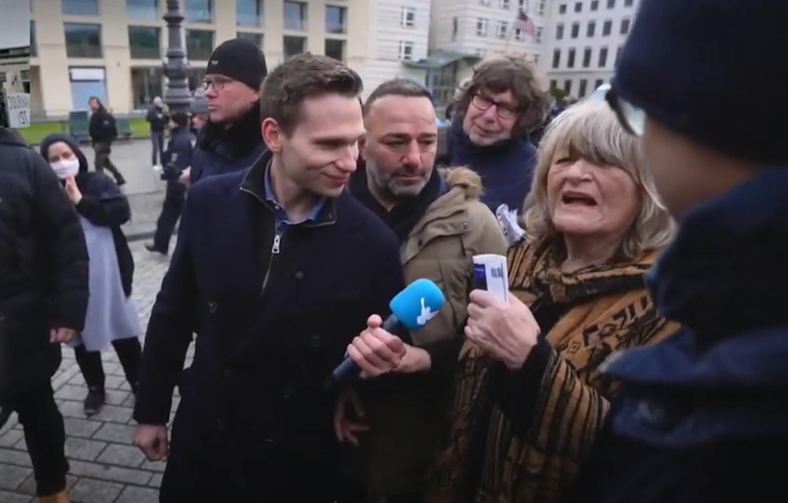 "So eine Ratte": Alice Schwarzer beschimpft TV-Reporter