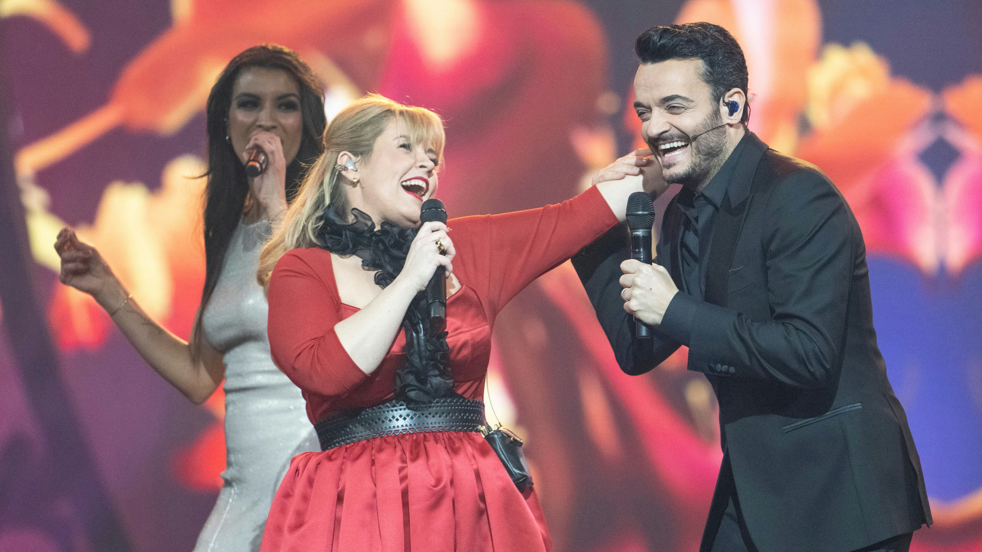 Dass er tatsächlich auch live singen kann, beweist er regelmäßig in seiner "Giovanni Zarrella Show" (ZDF).